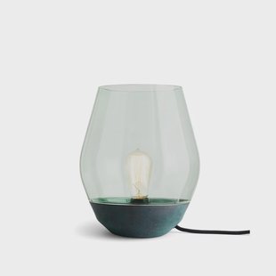 New Works Bowl tafellamp verdigrised copper, lichtgroen glas