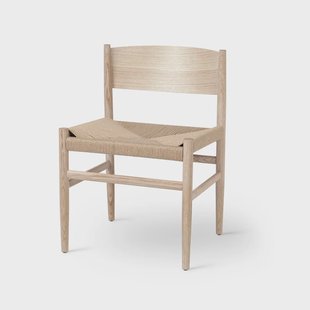 Mater Nestor stoel eikenhout matte lak, natuurkleurige gevlochten zitting