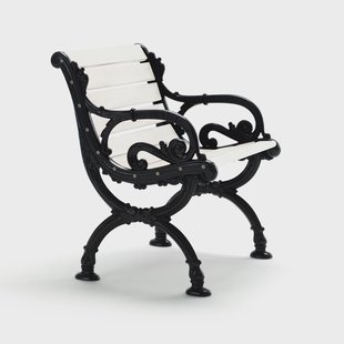 Byarums bruk Byarum tuinstoel Wit gelakt sparrenhout, zwart frame
