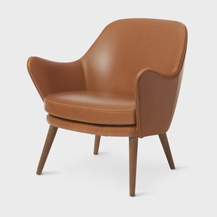 Warm Nordic Dwell loungestoel Silk 250 camel-poten van gerookt eikenhout