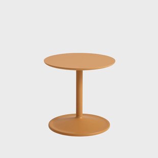Muuto Soft bijzettafel Ø41cm Orange laminate H: 40 cm Muuto Soft bijzettafel Ø41cm Orange laminate H: 40 cm