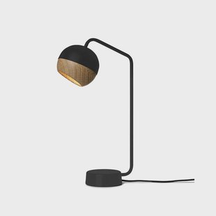 Mater Ray tafellamp black, eikenhouten detail op de kap