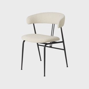 GUBI Violin stoel Karakorum 001 wit-volledig gestoffeerd