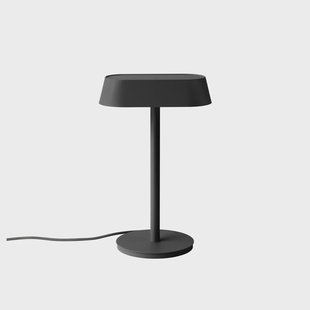 Muuto Linear tafellamp black