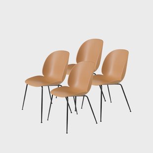 GUBI Beetle 4-pack Stoel amber brown, zwart stalen onderstel