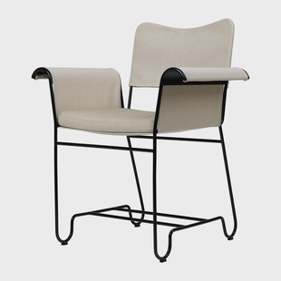 GUBI Tropique stoel met armleuningen Black-Leslie 12