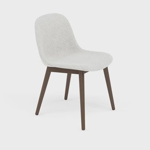 Muuto Fiber Side Chair stoel met houten poten Hallingdal nr110-stained dark brown