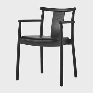 Audo Copenhagen Merkur stoel met armleuningen en kussen Black-Dakar 0842 black