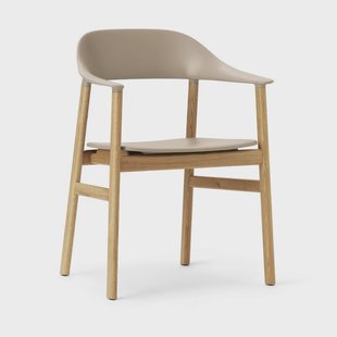 Normann Copenhagen Herit eiken stoel Sand