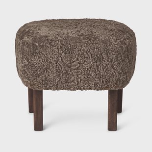 Audo Copenhagen Ingeborg voetenbankje Schapenvacht sahara-poten gerookt eikenhout