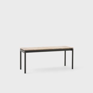 &Tradition Wilde AV27 bank small 110x40 cm Warm black