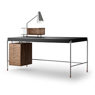 Carl Hansen&amp;Son AJ52 Bureau 160x70 Geolied Walnoot Met Bureaulamp