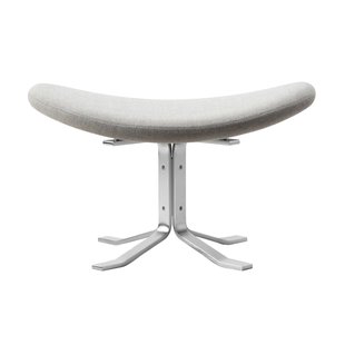 Fredericia Corona Chair Ottoman Capture 4101