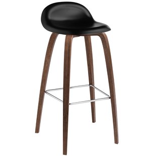 Gubi Gubi 3D HiRek Barkruk Met Walnoten Onderstel 65 Cm Zwart