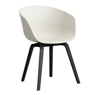 Hay AAC22 Stoel Zwart Gelakt Eiken Onderstel Melange Cream