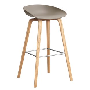 Hay AAS32 Barkruk 75cm Gelakt Eiken Onderstel Khaki