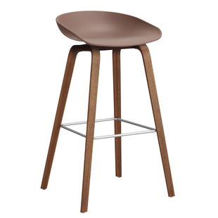 Hay AAS32 Barkruk 75cm Gelakt Walnoot Onderstel Soft Brick