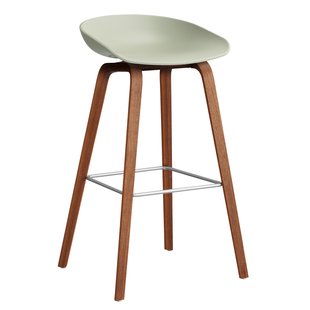 Hay AAS32 Barkruk 75cm Gelakt Walnoot Onderstel Pastel Green