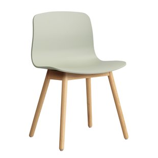 Hay AAC12 Stoel Gelakt Eiken Onderstel Pastel Green
