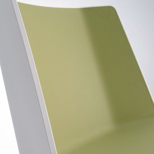 MDF Italia Aïku Sled Stoel Met Armleuning Wit - Olive Green MDF Italia Aïku Sled Stoel Met Armleuning Wit - Olive Green