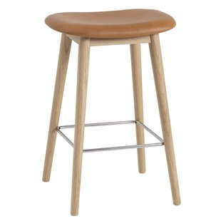 Muuto Fiber Wood Gestoffeerde Barkruk 65cm Cognac Leer Muuto Fiber Wood Gestoffeerde Barkruk 65cm Cognac Leer