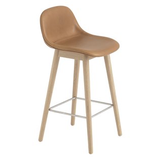 Muuto Fiber Backrest Wood Gestoffeerde Barkruk 65cm Cognac Leer