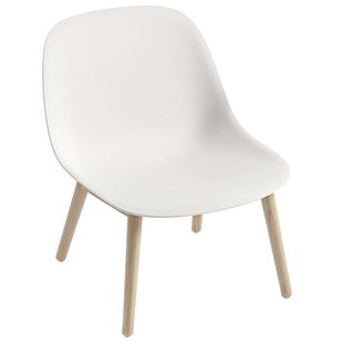 Muuto Fiber Lounge Chair Met Houten Onderstel Wit