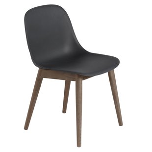 Muuto Fiber Side Wood Stoel Zwart Donker Gelakt Eiken