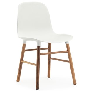 Normann Copenhagen Form Chair Stoel Met Walnoten Onderstel Wit