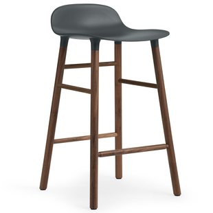 Normann Copenhagen Form Barstool Barkruk 65cm Met Walnoten Onderstel Groen