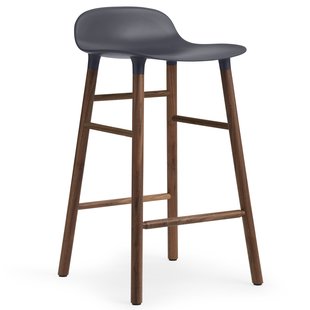 Normann Copenhagen Form Barstool Barkruk 65cm Met Walnoten Onderstel Blauw