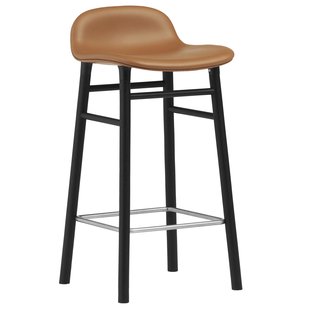 Normann Copenhagen Form Barkruk 65 Gestoffeerd Zwart Eiken Ultra Leder Brandy