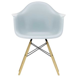 Vitra Eames DAW Stoel Geelachtig Esdoorn Onderstel Ice Grey Vitra Eames DAW Stoel Geelachtig Esdoorn Onderstel Ice Grey