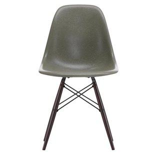 Vitra Eames DSW Fiberglass Stoel Esdoorn Donker Raw Umber