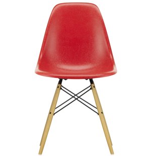 Vitra Eames DSW Fiberglass Stoel Geelachtig Esdoorn Classic Red Vitra Eames DSW Fiberglass Stoel Geelachtig Esdoorn Classic Red