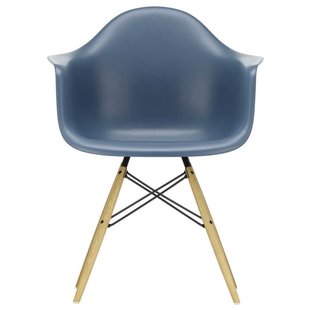 Vitra Eames DAW Stoel Geelachtig Esdoorn Onderstel Sea Blue