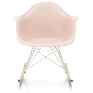 Vitra Eames RAR Schommelstoel Met Wit Gepoedercoat Onderstel Pale Rose