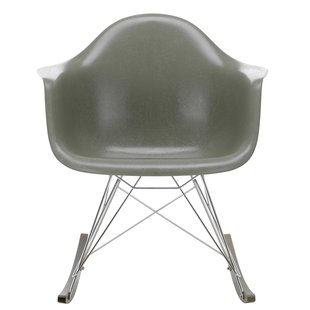 Vitra Eames RAR Fiberglass Schommelstoel Esdoorn Donker Raw Umber