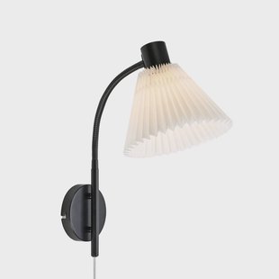 Markslöjd Wandlamp Mira, zwart/wit, ijzer/stof, breedte 22 cm