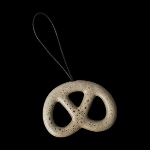 DBKD Hanging pretzel decoratiehanger Beige