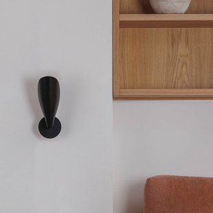 FARO BARCELONA Liggera wandlamp, zwart, staal, breedte 10,3 cm