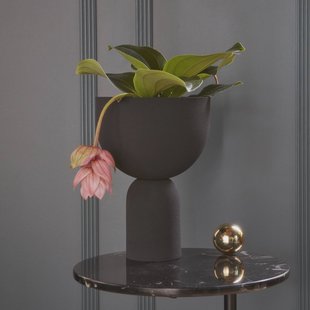 AYTM Torus bloempot, zwart, Ø 22 cm, hoogte 30,6 cm, ijzer