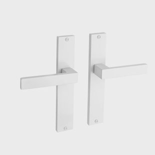 Mooi Deurbeslag Witte deurklink Lusso geveerd op schild