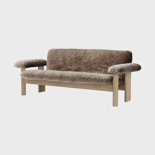 Audo Copenhagen Brasilia bank 2-zits Natural oak-Sahara sheepskin curly Audo Copenhagen Brasilia bank 2-zits Natural oak-Sahara sheepskin curly