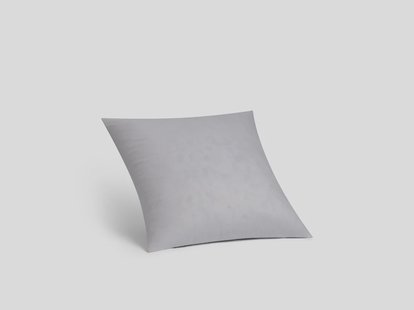 Yumeko Sierkussen gerecyclede veren 50x50 
Vulling: 100% gerecyclede veren
Tijk: 100% biologisch katoen