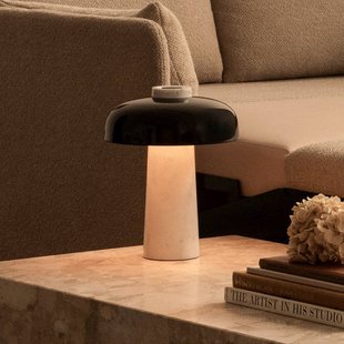 Audo Copenhagen Audo LED tafellamp Reverse, zwart, marmer, hoogte 30cm