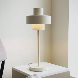 Dyberg Larsen tafellamp Stoke, wit stopverf, hoogte 49,5 cm