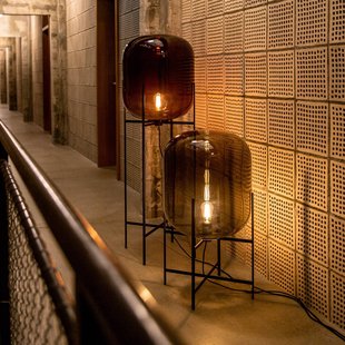 pulpo vloerlamp Oda Medium, rookgrijs/zwart, hoogte 85 cm