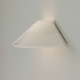 New Works wandlamp Nebra, breedte 40 cm, wit, aanpasbaar