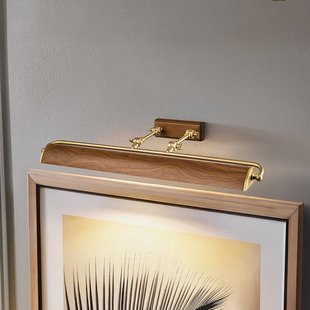 Elstead Wandlamp Winchfield, breedte 70 cm, houtkleur/messing